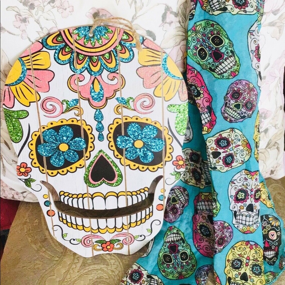 Day of the Dead Sparkly Skull Wall Decor & Scarf